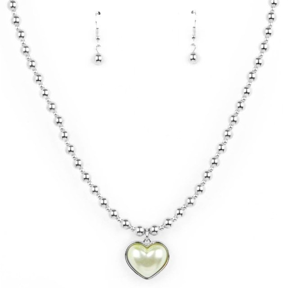 Paparazzi Necklace ~ Heart Full of Fancy - Green